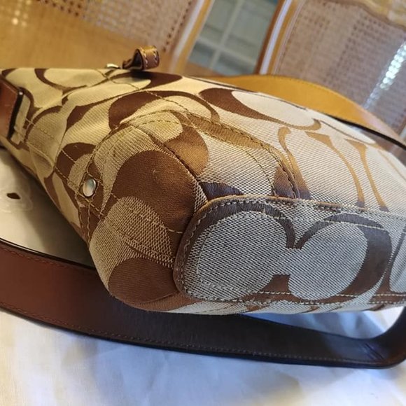 Auth Coach Signature Canvas 13079 Adjustable Shoulder Cross Body bag - Picture 5 of 9